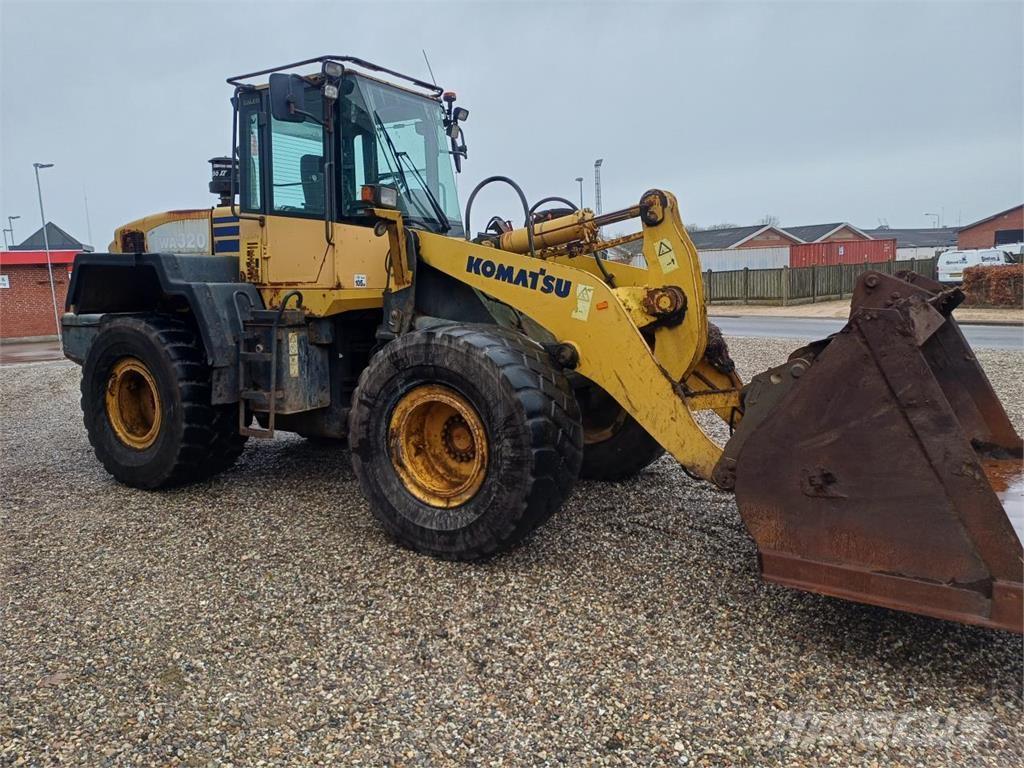 Komatsu WA 320 Pale gommate