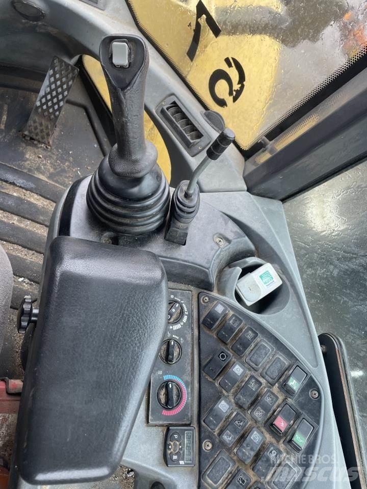 New Holland W190B Pale gommate