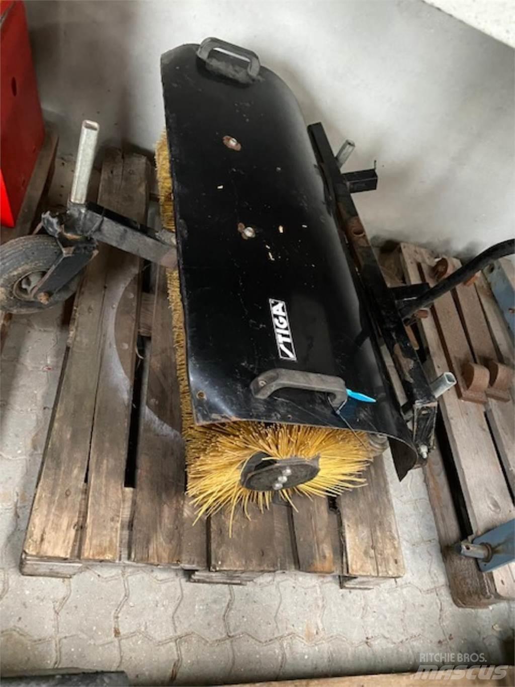 Stiga KOST 85CM Trattori compatti
