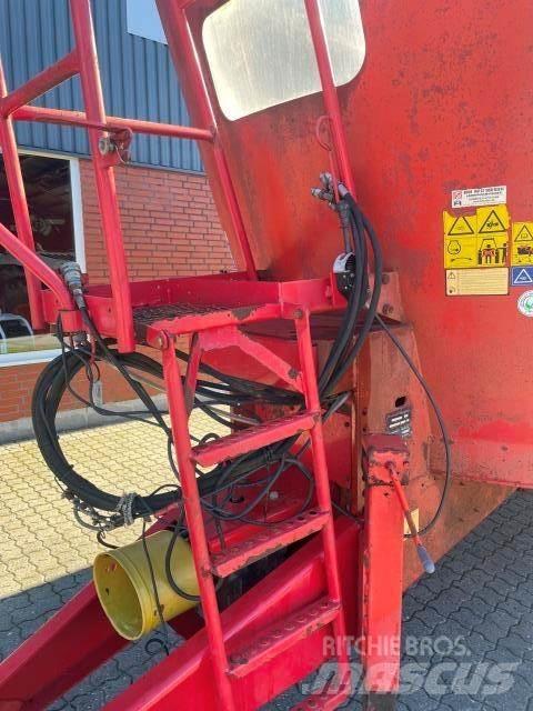 Trioliet 2400 L Rimorchi per insilato