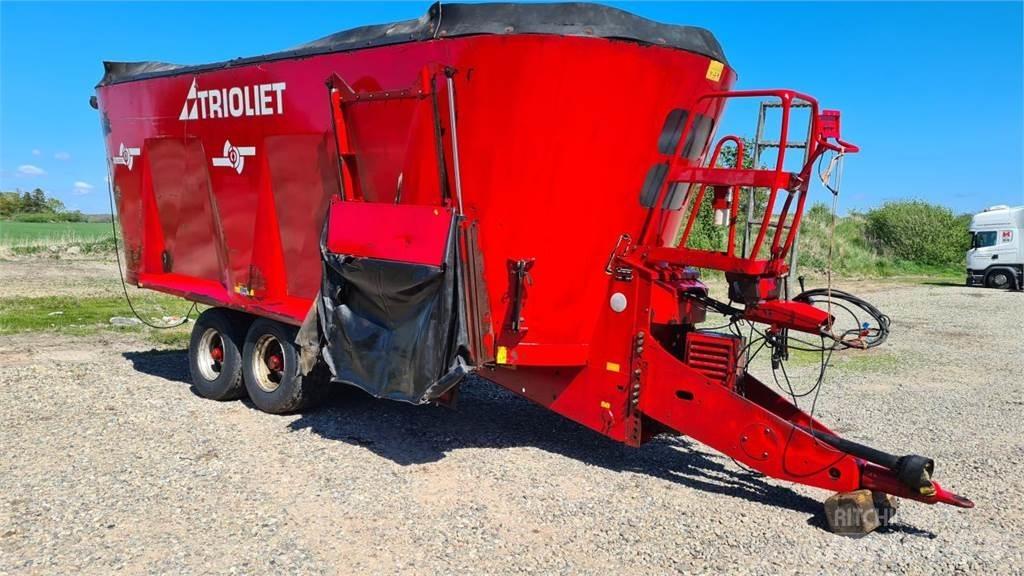 Trioliet 3000-3 Rimorchi per insilato