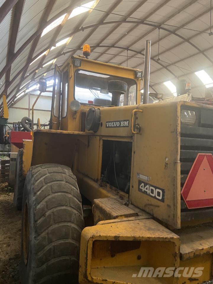 Volvo BM 4400 Pale gommate