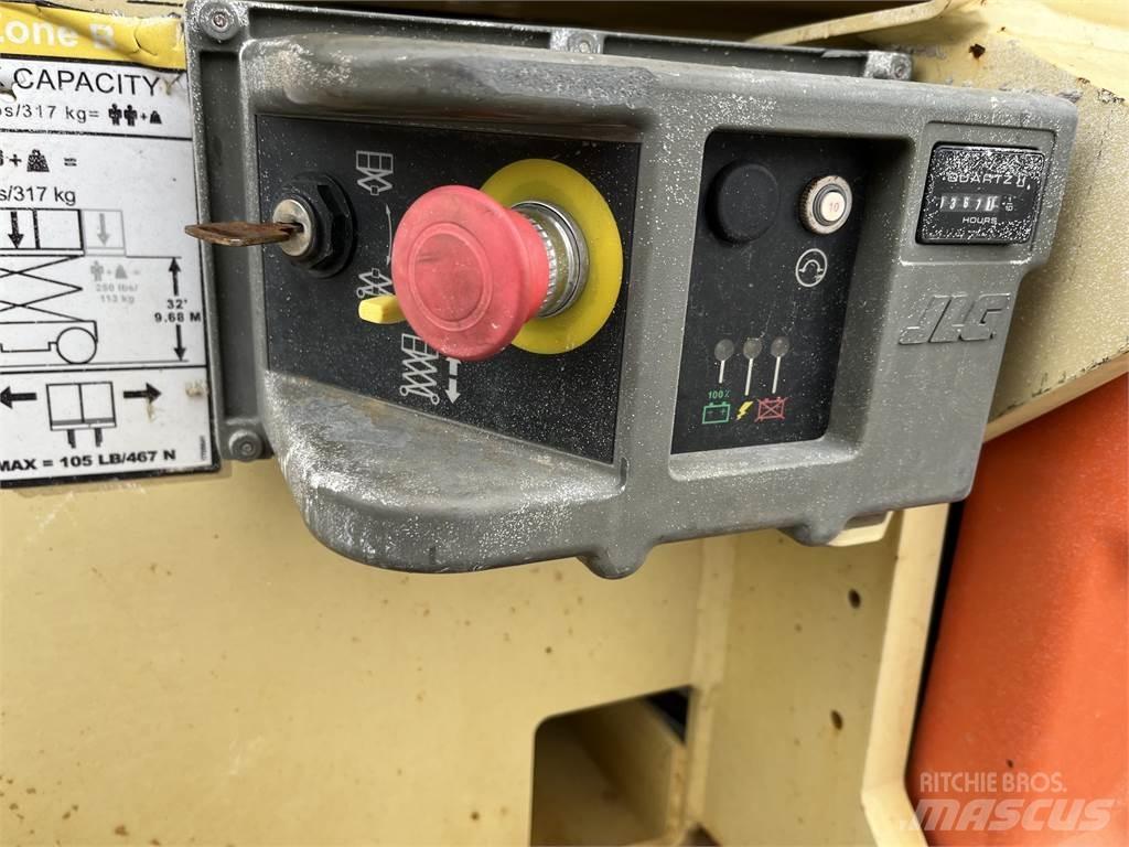 JLG 3246ES Altre gru