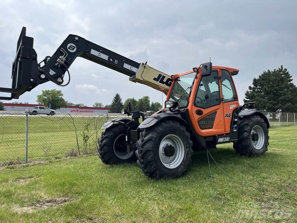 JLG 823 Sollevatori telescopici
