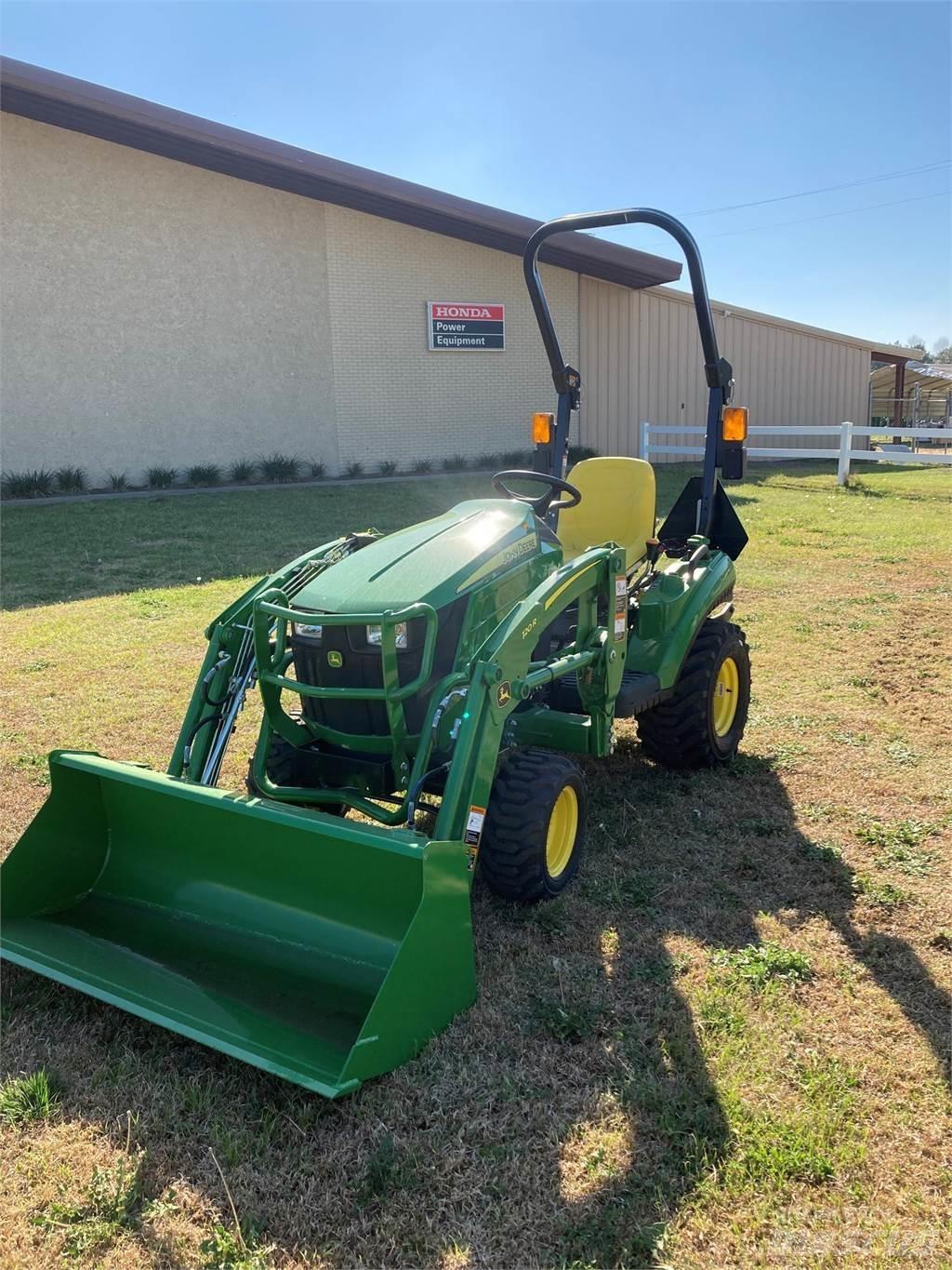 John Deere 1023E Trattori compatti