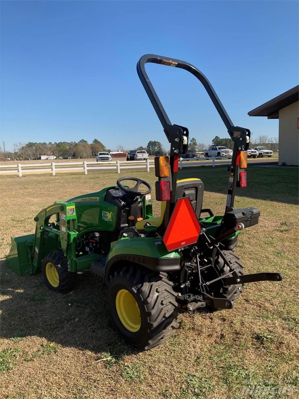 John Deere 1023E Trattori compatti