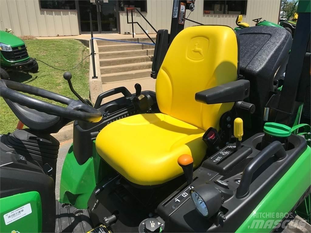 John Deere 2025R Trattori compatti