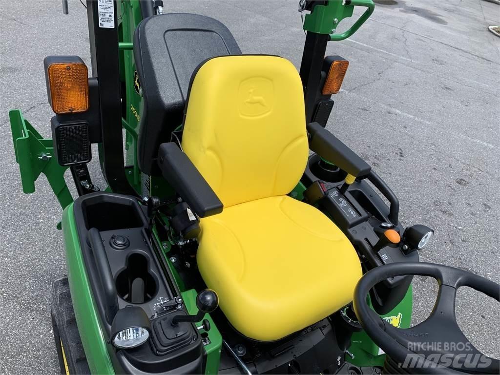 John Deere 2025R Trattori compatti