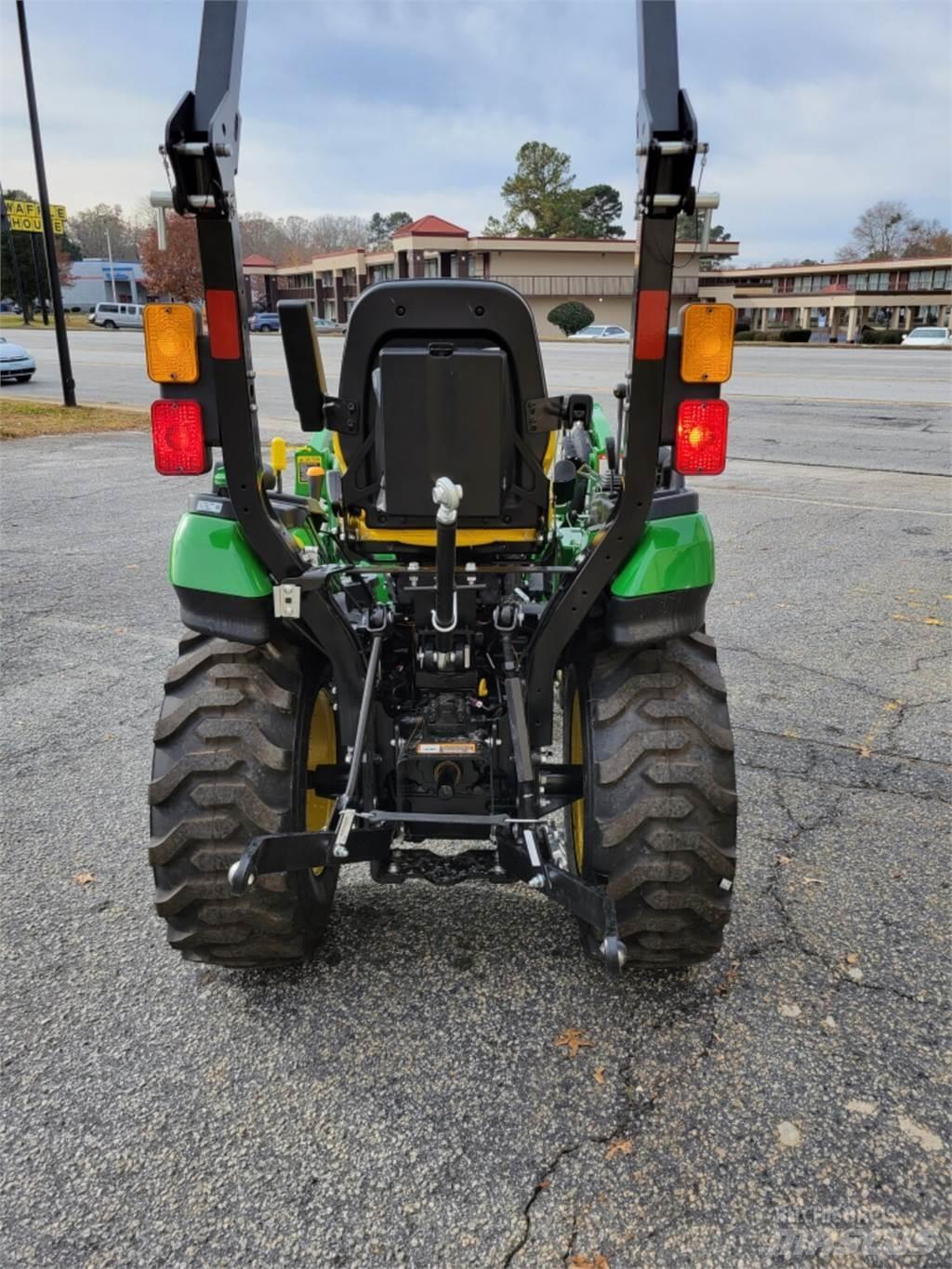 John Deere 2025R Trattori compatti