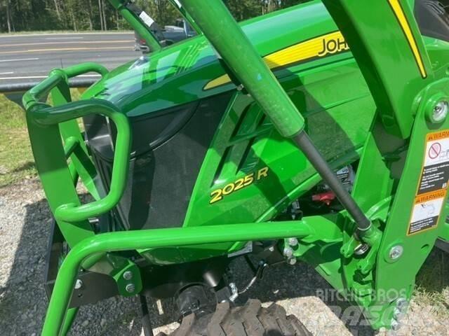 John Deere 2025R Trattori compatti