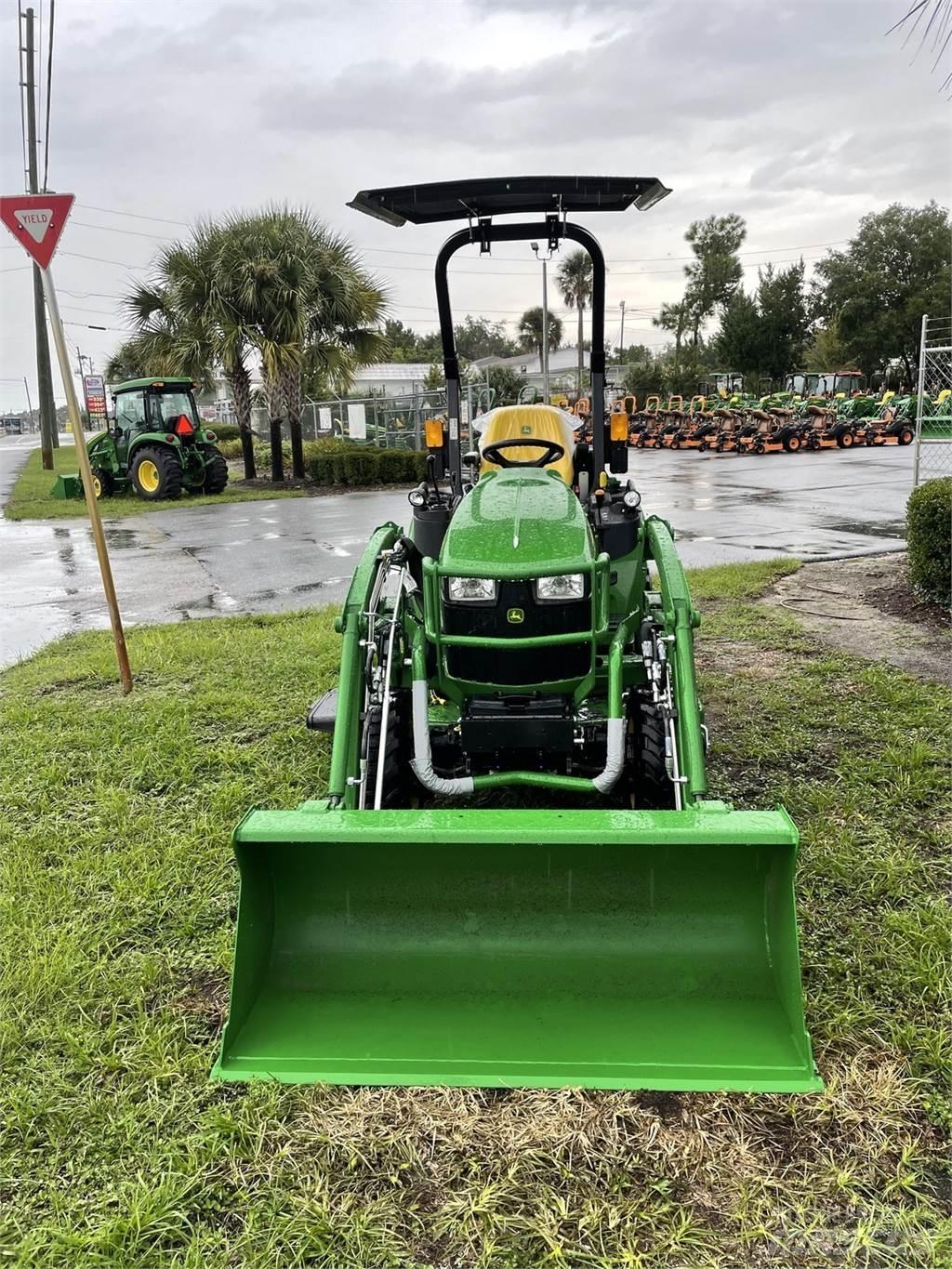 John Deere 2025R Trattori compatti