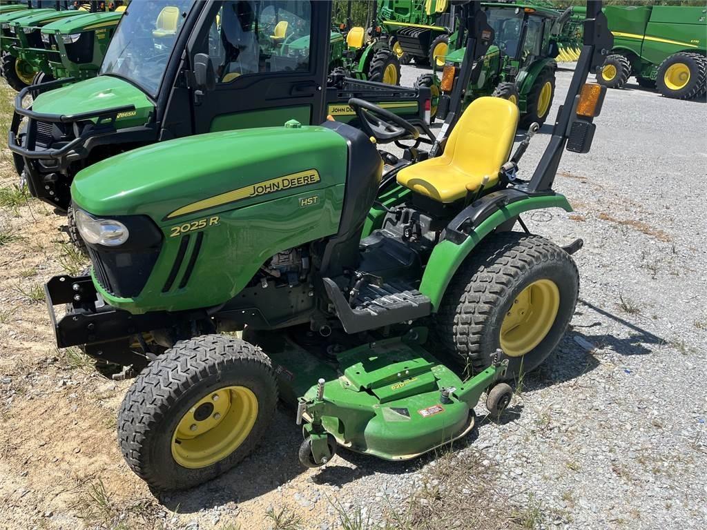 John Deere 2025R Trattori compatti