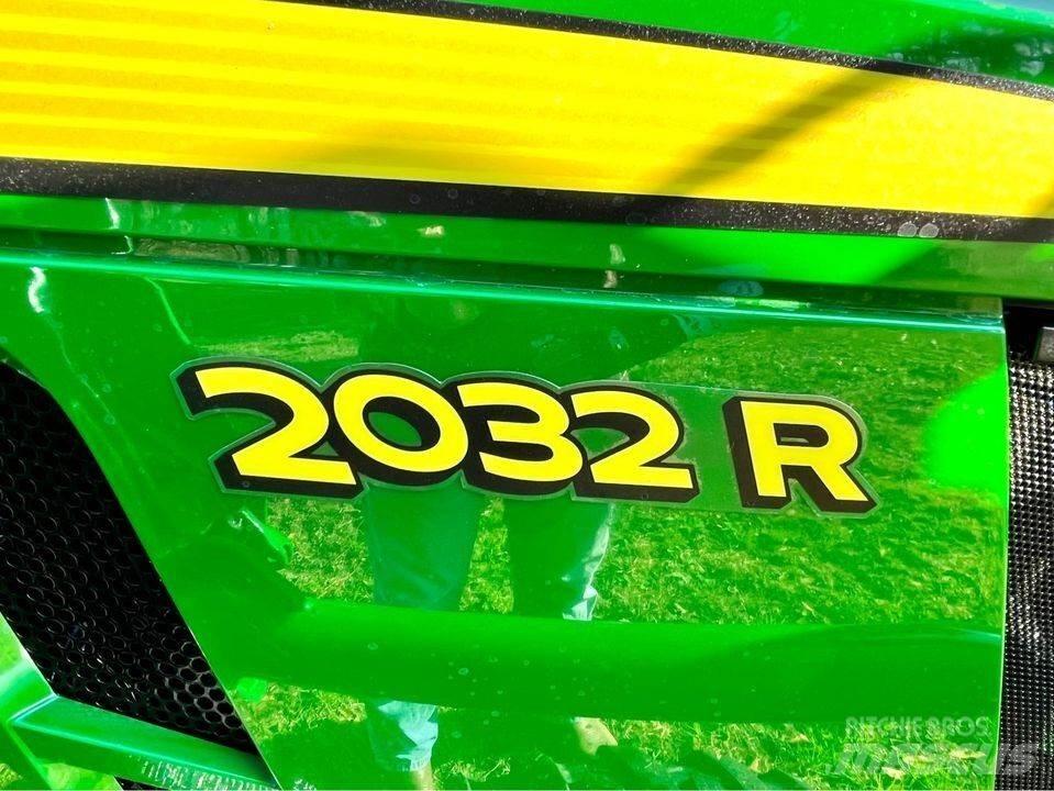 John Deere 2032R Trattori compatti