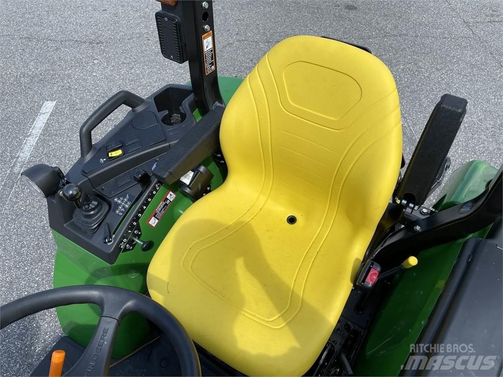 John Deere 2038R Trattori compatti