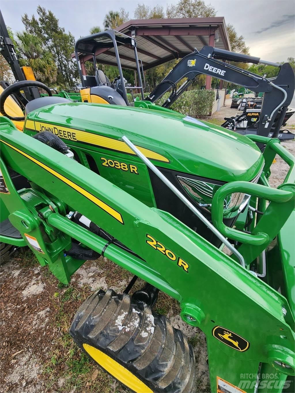 John Deere 2038R Trattori compatti
