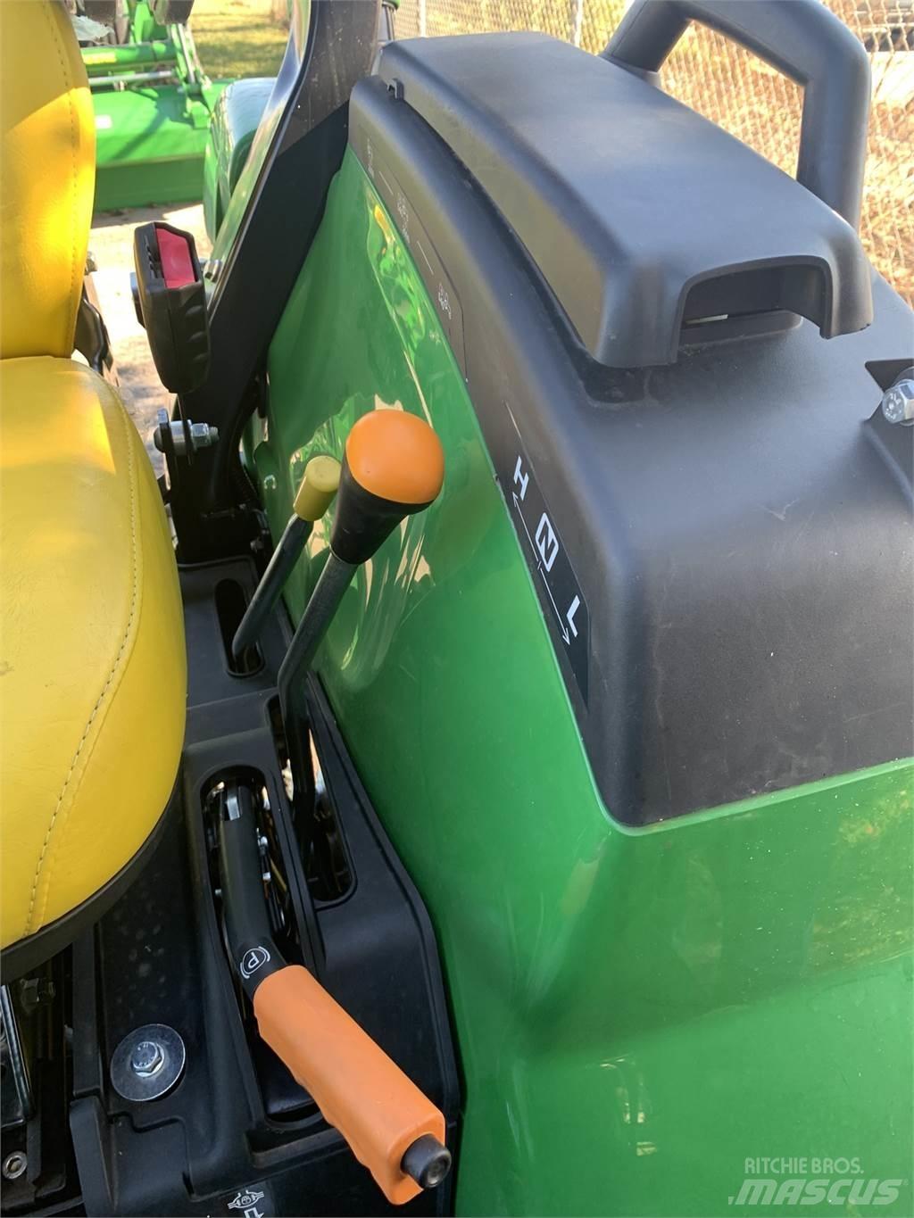 John Deere 2038R Trattori compatti