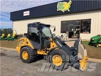 John Deere 204 G Mini pale