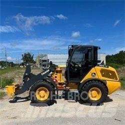 John Deere 204 G Mini pale