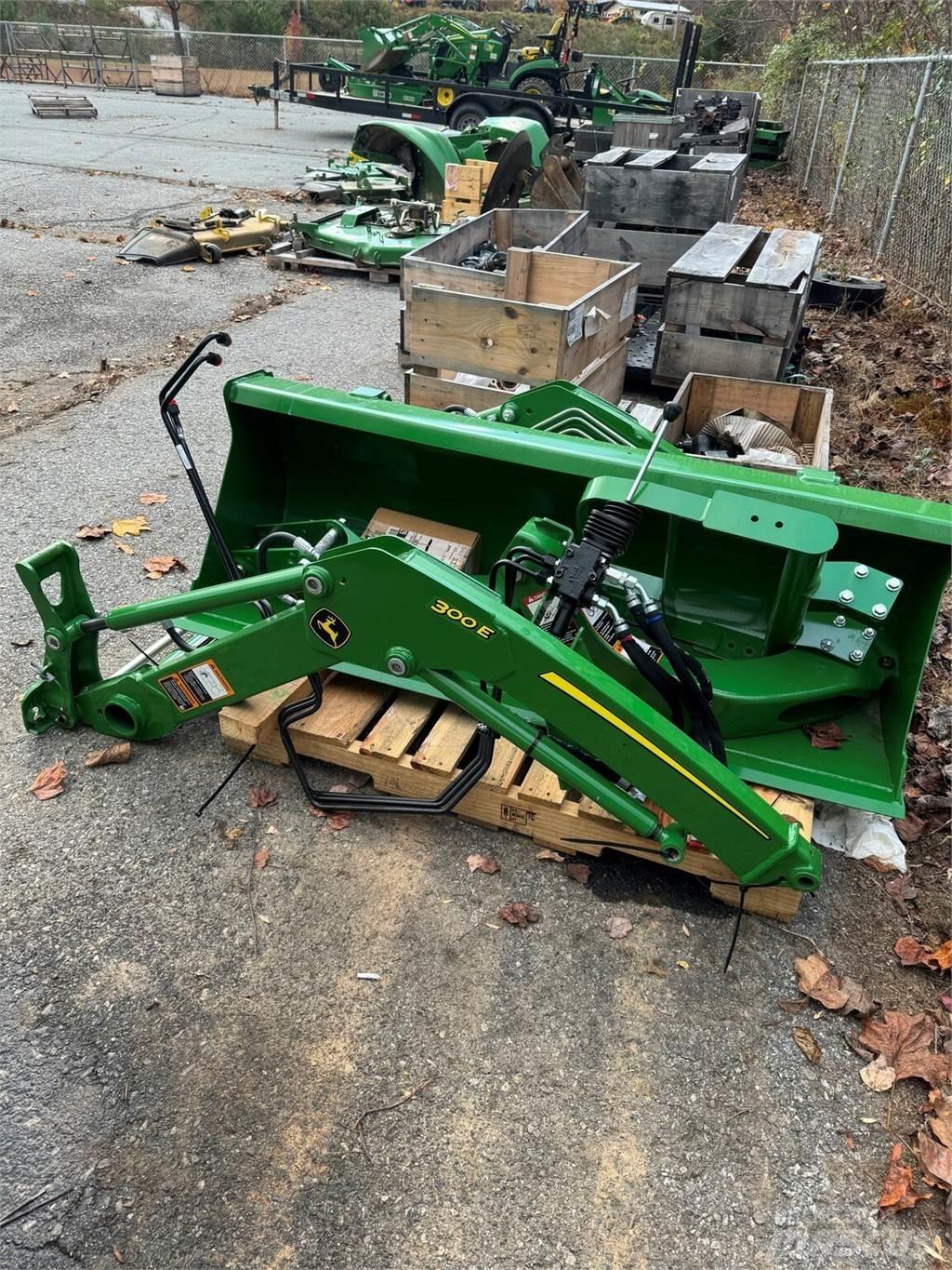 John Deere 300E Agricoltura - Altro