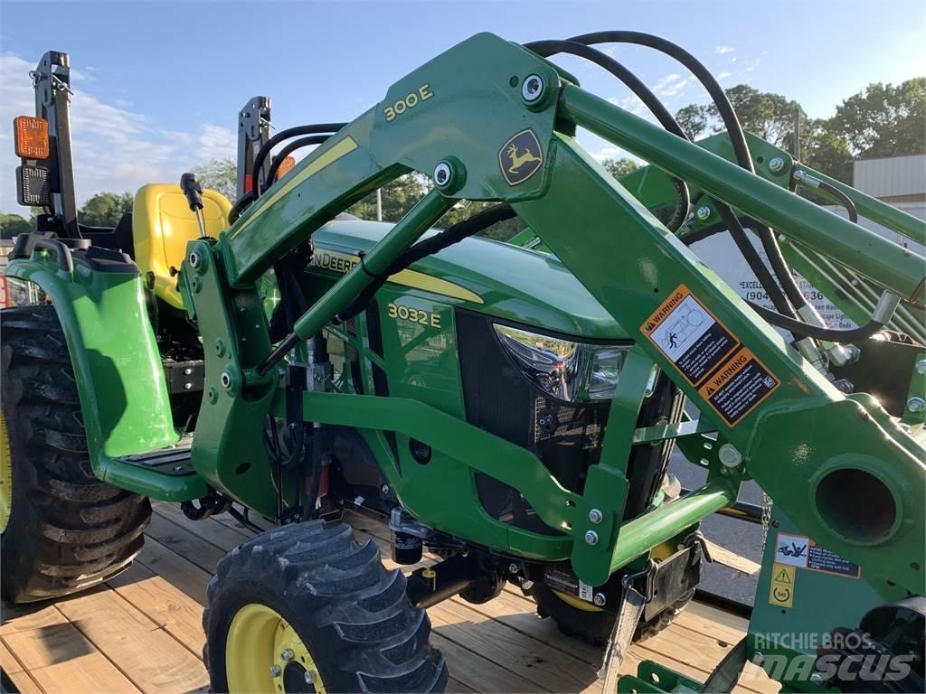 John Deere 3032E Trattori compatti