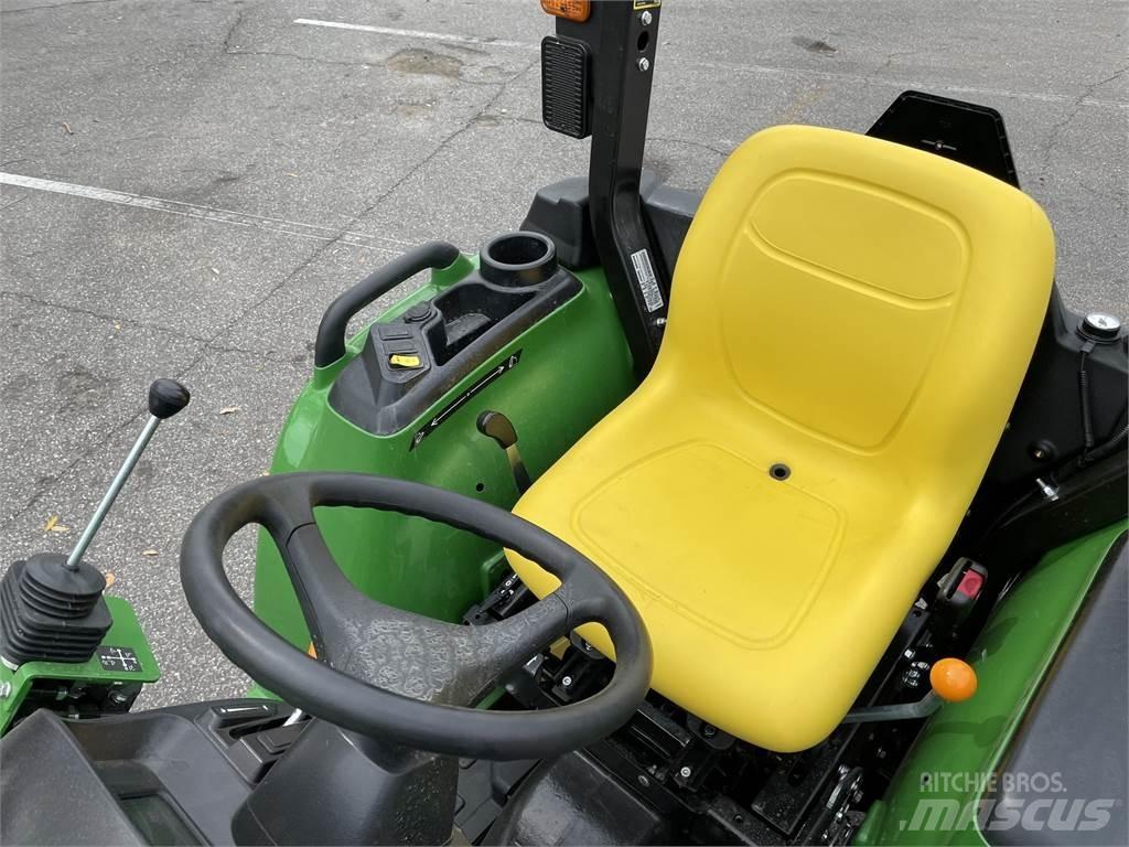 John Deere 3032E Trattori compatti