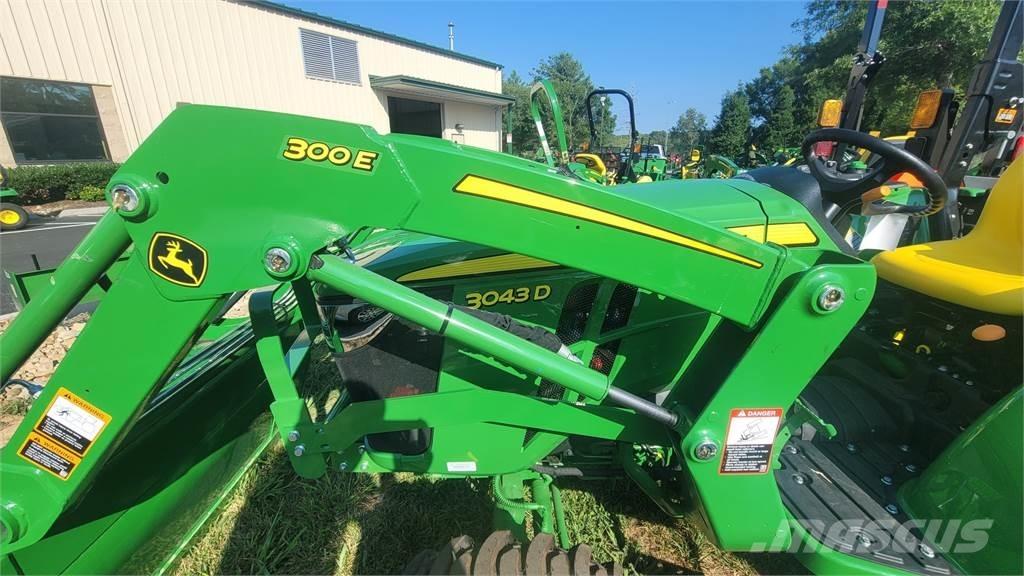 John Deere 3043D Trattori
