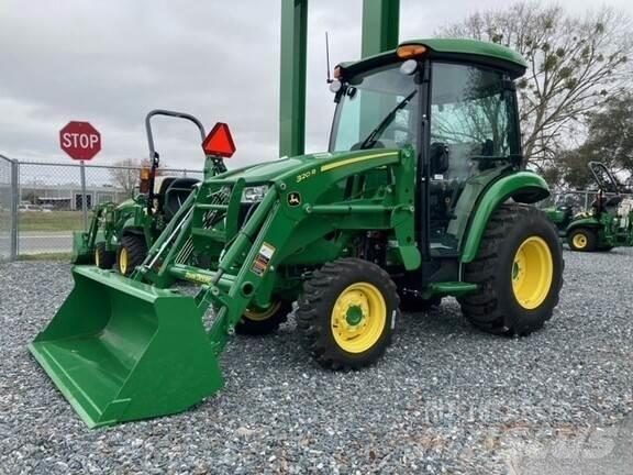 John Deere 3046R Trattori