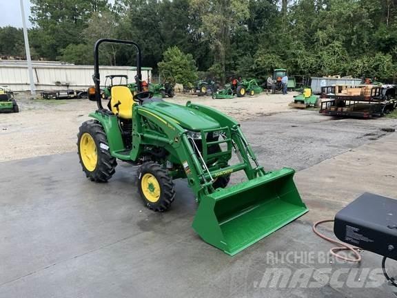 John Deere 3046R Trattori