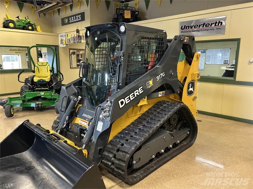 John Deere 317G Mini pale
