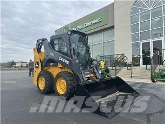 John Deere 318G Mini Pale Gommate