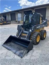 John Deere 320G Mini Pale Gommate
