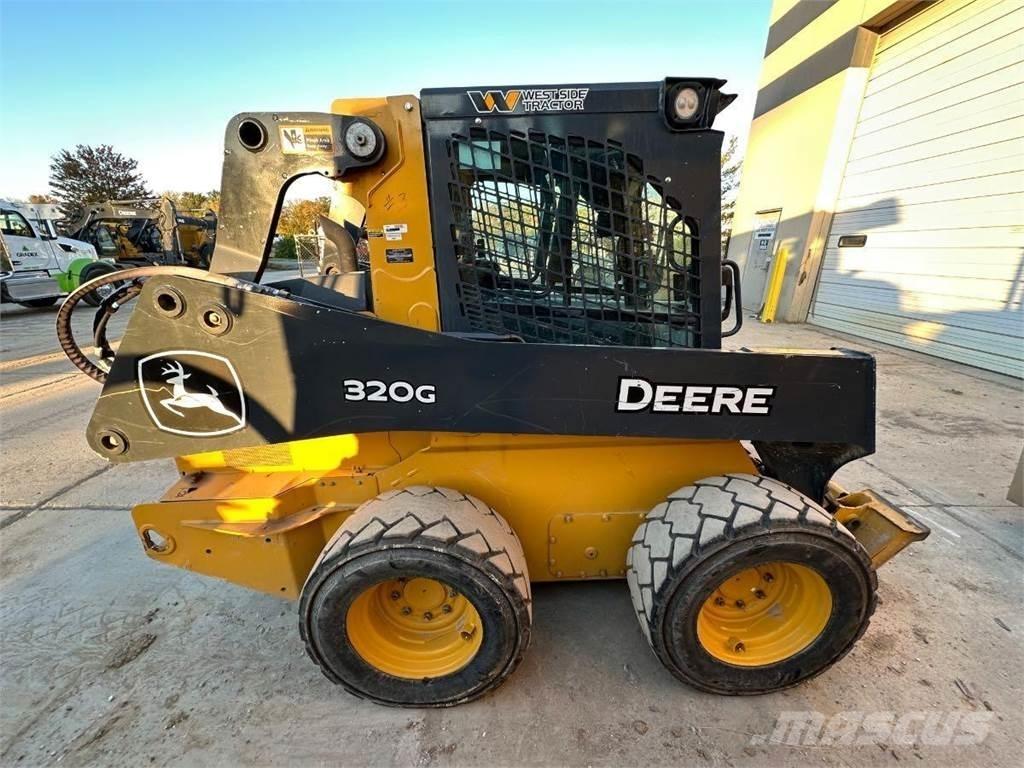 John Deere 320G Mini Pale Gommate