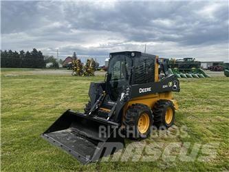 John Deere 324G Mini Pale Gommate
