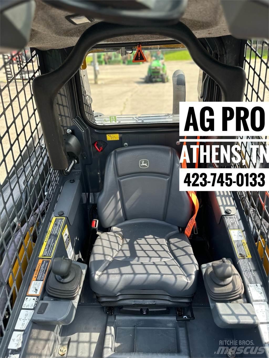 John Deere 324G Mini Pale Gommate