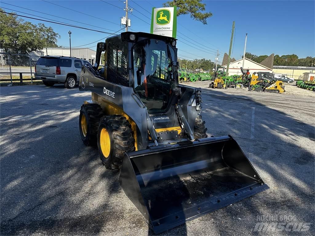 John Deere 324G Mini Pale Gommate