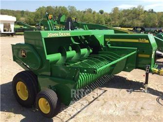 John Deere 348 Presse quadre