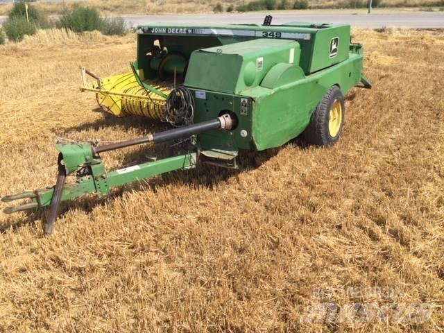 John Deere 349 Presse quadre