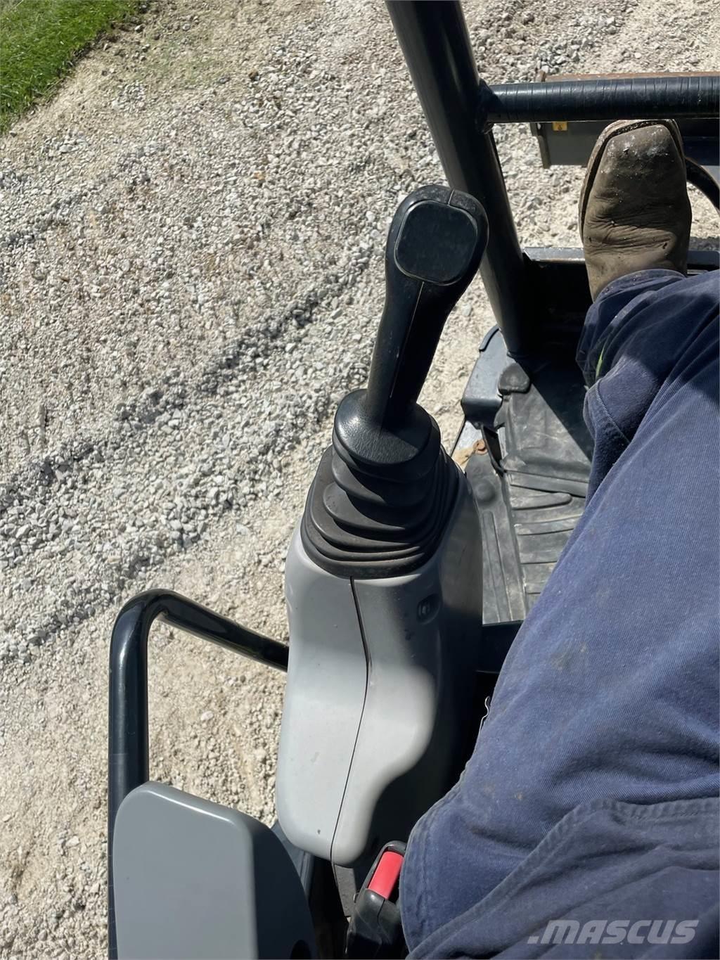 John Deere 35G Miniescavatori
