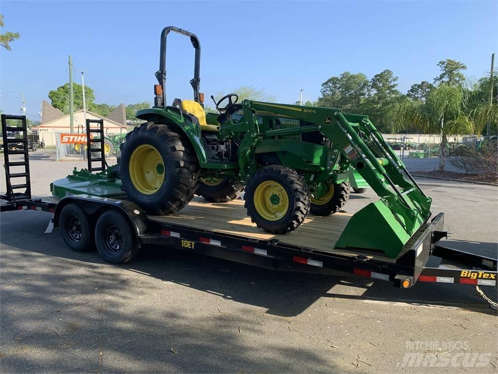 John Deere 4044M Trattori