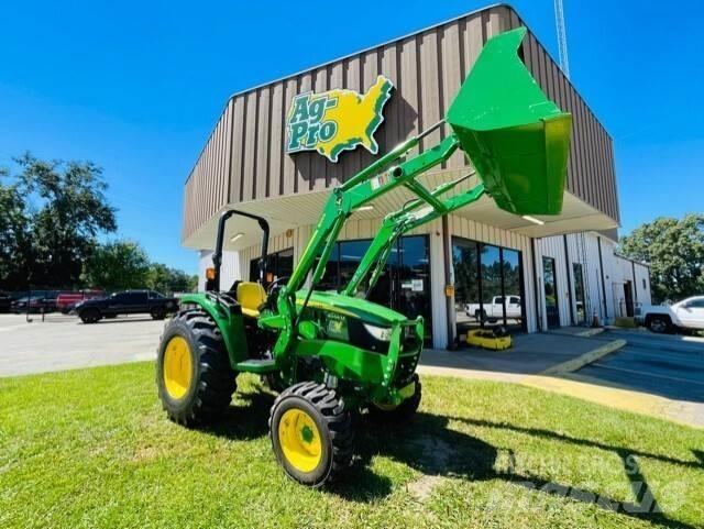 John Deere 4044M Trattori