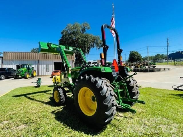 John Deere 4044M Trattori