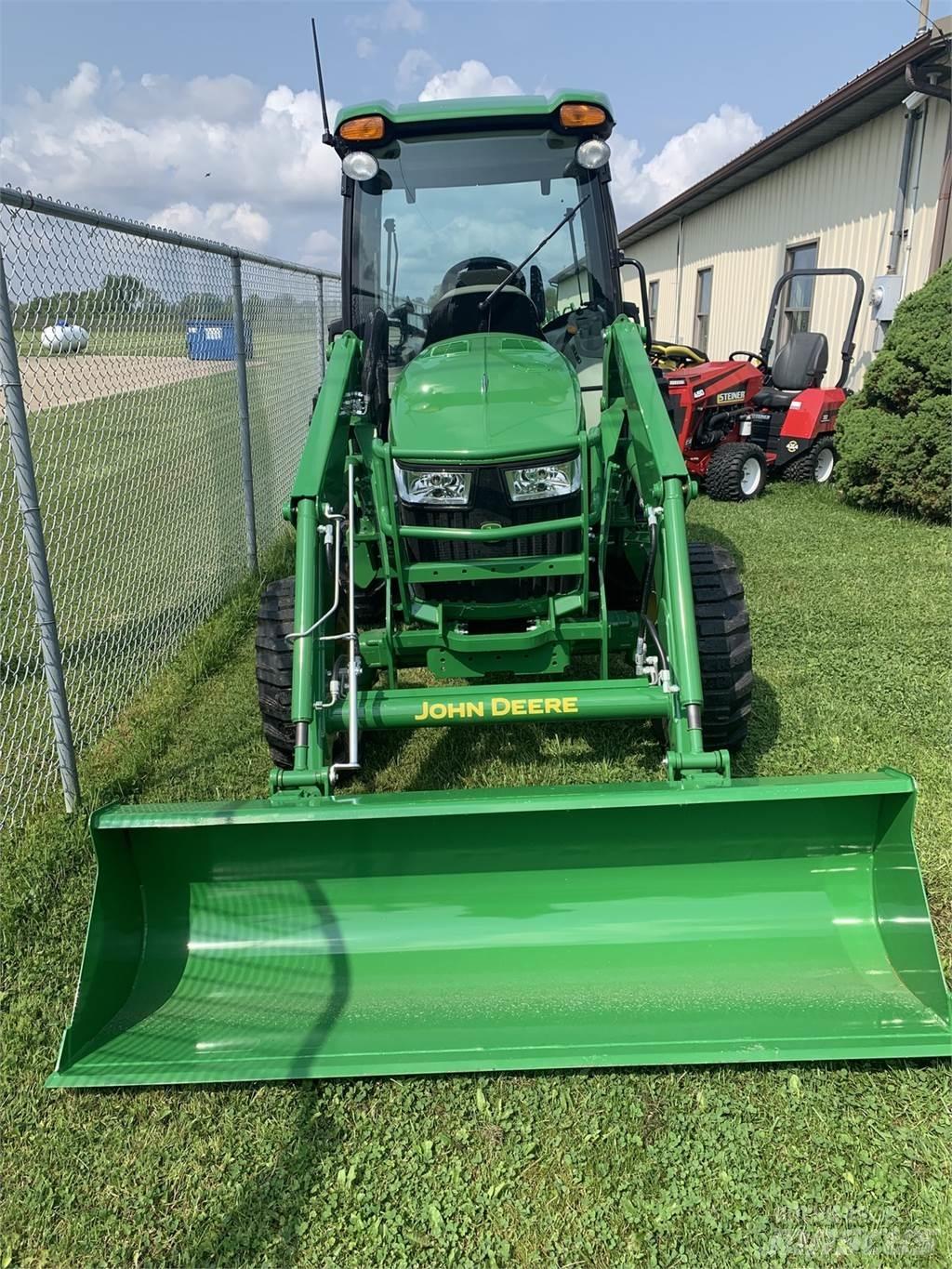 John Deere 4044R Trattori