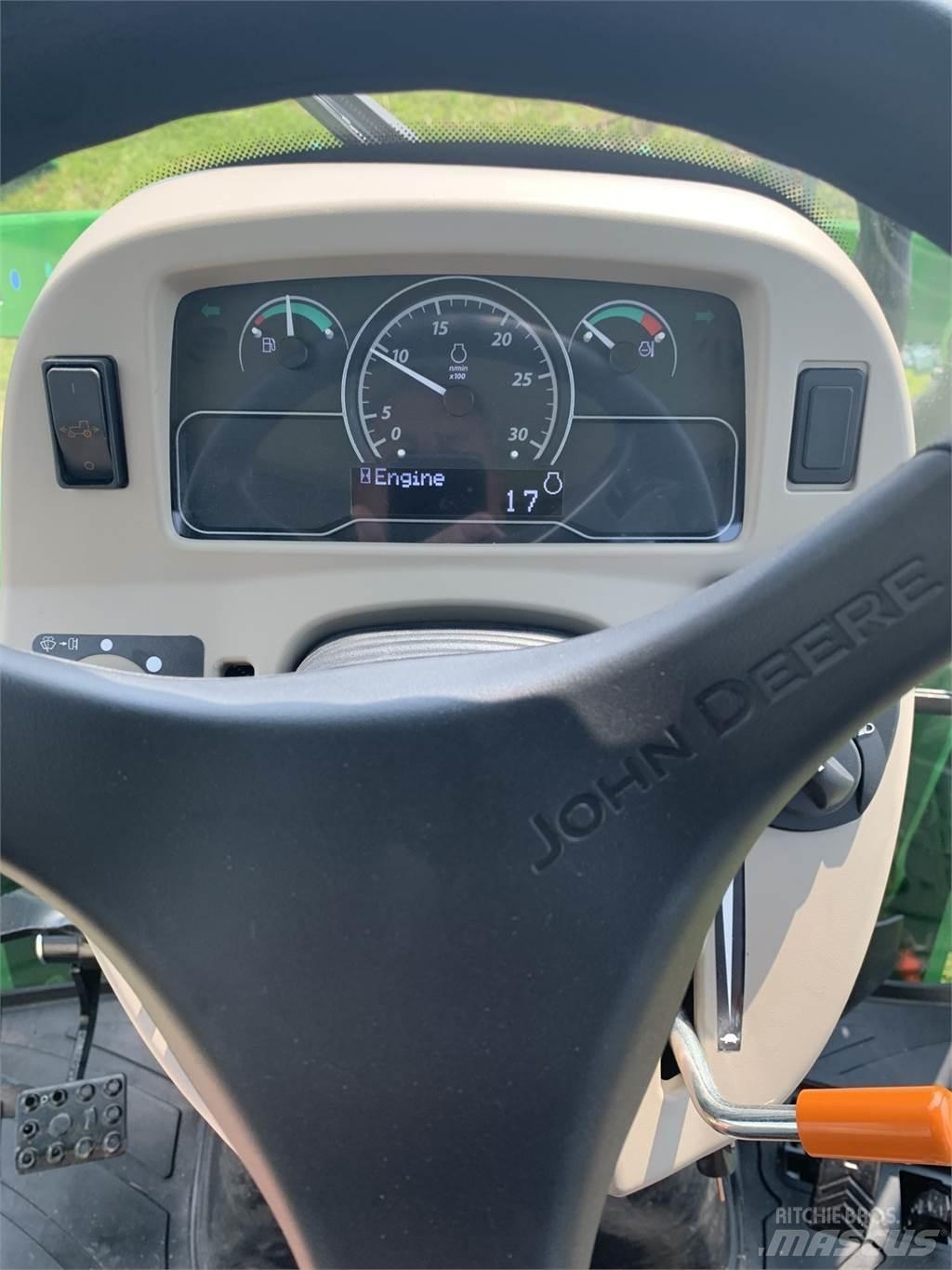 John Deere 4044R Trattori