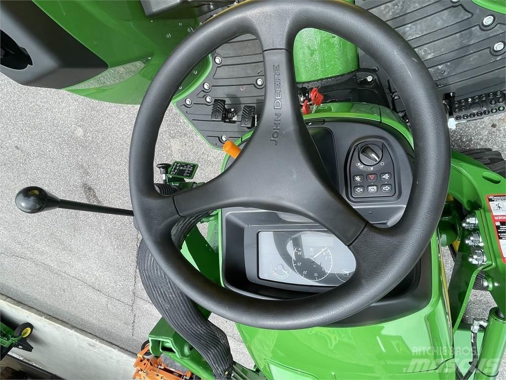 John Deere 4052M Trattori
