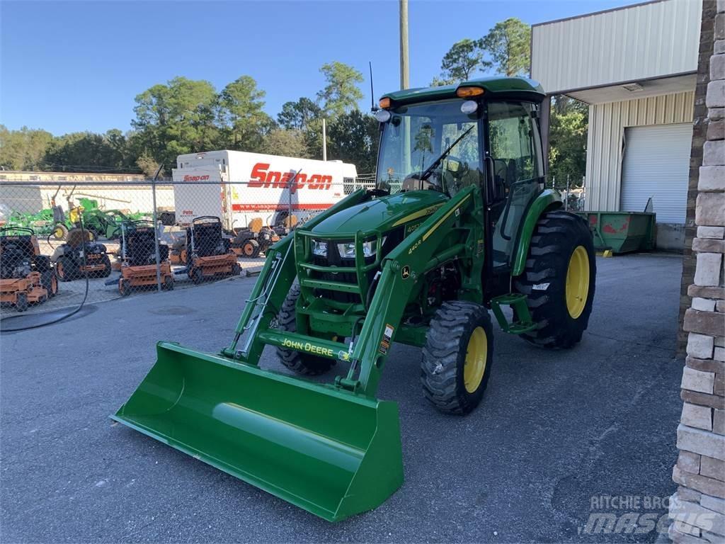 John Deere 4052R Trattori