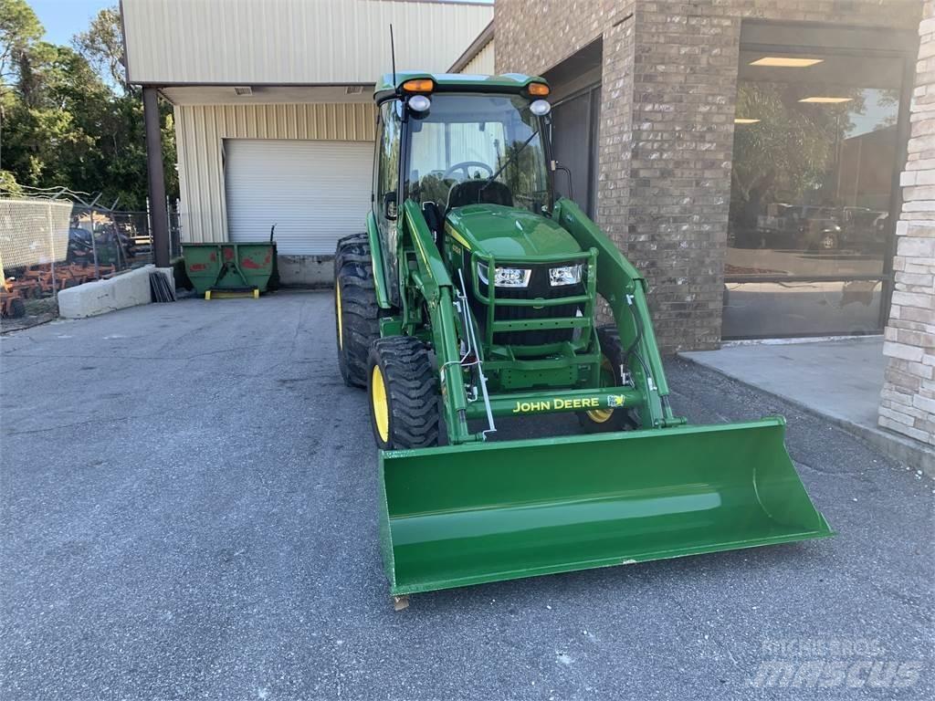 John Deere 4052R Trattori