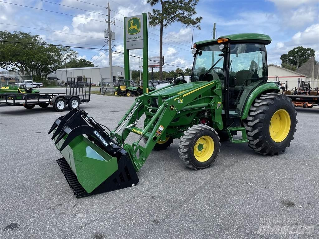 John Deere 4052R Trattori