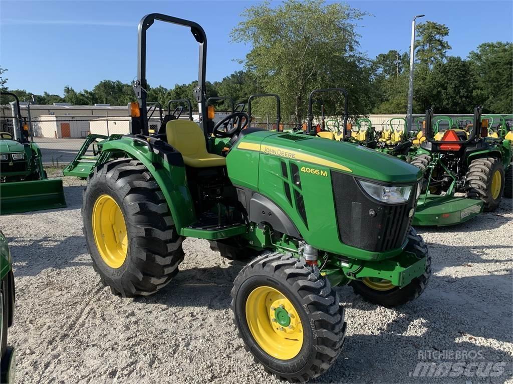 John Deere 4066M Trattori