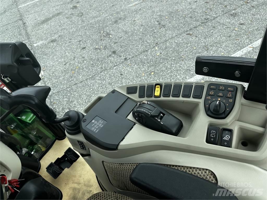 John Deere 4066R Trattori