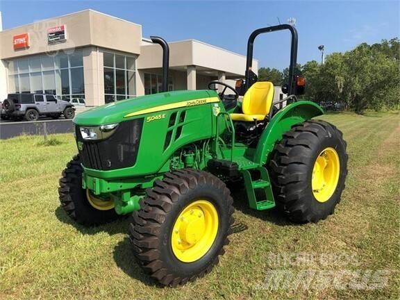 John Deere 5045E Trattori